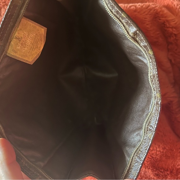 👜 VINTAGE Classic Auth. Louis Vuitton Monogram Pochette Voyage Toiletry Bag - Picture 5 of 12